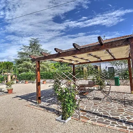 Sleeps 4 Pool Air Con Wifi