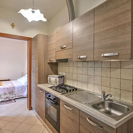 Sleeps 4 Pool Air Con Wifi 斯佩洛