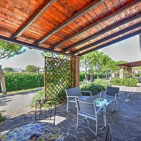 Sleeps 4 Pool Air Con Wifi